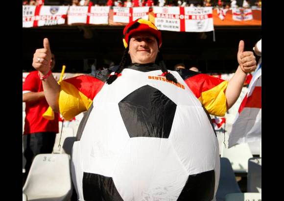 Reuters - Lleno total en el estadio Free State. 40.911 espectadores.
