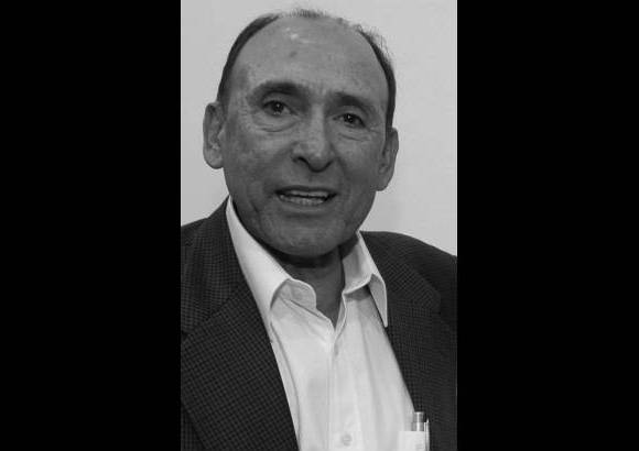 Mart&#237;n E. Cochise Rodr&#237;guez - Ciclista - &quot;Muchas cosas buenas me han pasado toda la vida con EL COLOMBIANO. Cuando estaba en pleno apogeo y me publicaban tantas p&#225;ginas, los seguidores recortaban las notas y hac&#237;an unos &#225;lbumes que luego, cuando me ve&#237;an, me ped&#237;an que les firmara. Ese es un recuerdo muy especial que tengo y agradezco&quot;.