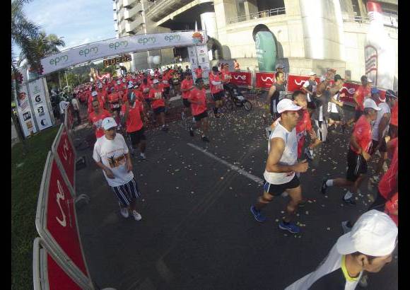Esteban Jaramillo y Sebastián Salazar - Más de 10 mil competidores se dieron cita en esta histórica cita deportiva que se corría en las modalidades de 5, 10, 21 y 42 kilómetros.