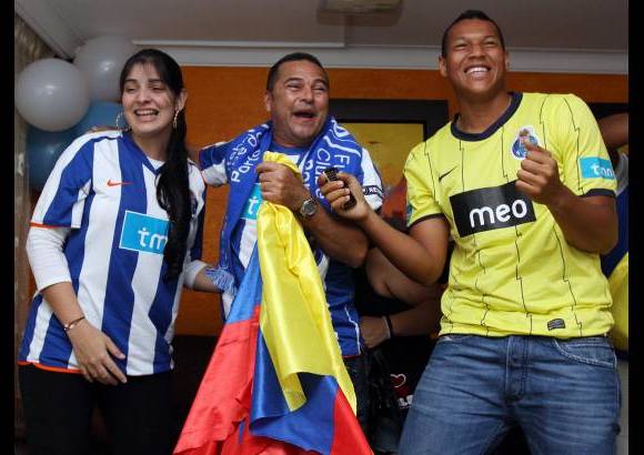 Julio César Herrera - A muchos kilómetros de distancia, en el municipio de Envigado, la familia de Fredy Guarín siguió minuto a minuto el partido y celebró el título.