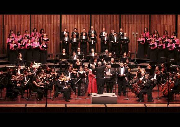 - El concierto de celebraci&#243;n de esta noche sonar&#225; igual que hace 30 a&#241;os. Ser&#225; el mismo repertorio.