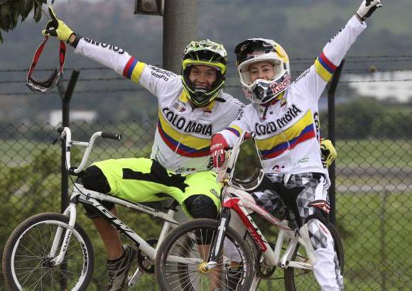 Donaldo Zuluaga - Oquendo es compa&#241;ero de equipo y amigo de la antioque&#241;a Mariana Paj&#243;n que se llev&#243; la medalla de oro de la gran final como l&#237;der de su grupo.
