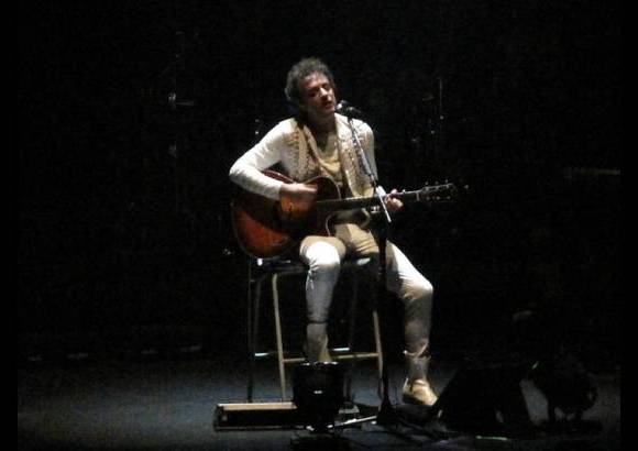 Claudia Mar&#237;a Arango - El 11 de mayo de 2010, Gustavo Cerati se present&#243; por &#250;ltima vez en Medell&#237;n llenando la Plaza de Toros La Macarena con el mejor rock en espa&#241;ol. Cerati muri&#243; este jueves despu&#233;s de permanecer 4 a&#241;os en coma.