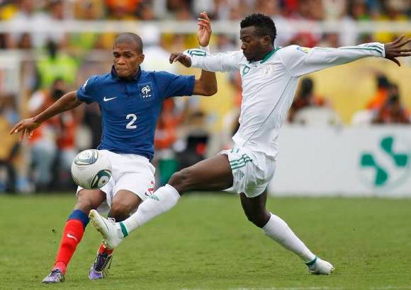 Reuters - Tampoco fue que Francia adoptó un esquema mezquino, ya que también creó jugadas de peligro con el circuito de ataque formado por Lacazette, Clement Grennier y Cedric Bakumbu.