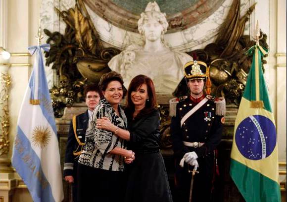 Reuters - Dilma Rousseff eligi&#243; a Argentina para hacer su primera visita oficial como mandataria de Brasil.