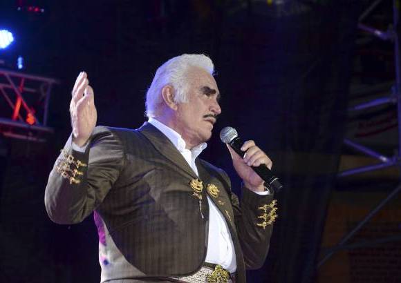 Cámara Lúcida - Vicente Fernández le regaló a los asistentes al concierto una velada única.