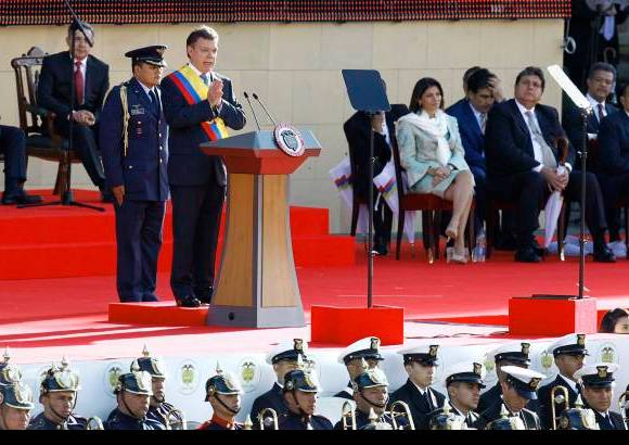 Reuters - El presidente Santos indic&#243; que buscar&#225; que los artistas, los deportistas y los ciudadanos en general, se convertir&#225;n en s&#237;mbolos de superaci&#243;n.