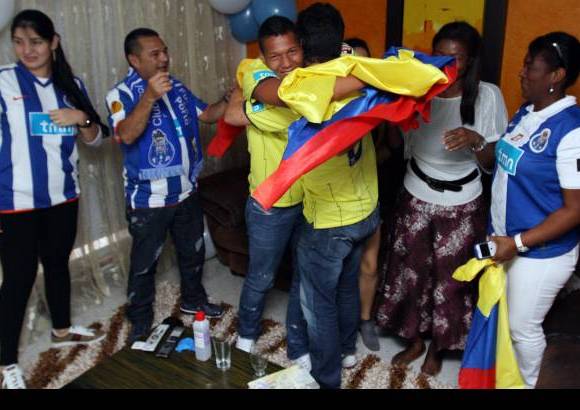 Julio César Herrera - Fiesta en la casa de los Guarín-Fiallo gracias al título de Fredy en Irlanda.