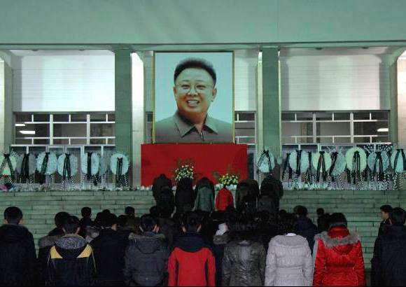 Reuters - El hijo menor de Kim Jong-il se consagr&#243; como su m&#225;s probable sucesor en septiembre de 2010, cuando fue nombrado general de cuatro estrellas del Ej&#233;rcito.