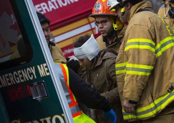 Reuters - El gobernador del Estado de Nueva York, Andrew Cuomo, afirm&#243; que se van a investigar de forma inmediata las causas del accidente y que de momento no van a divulgar las identidades de las v&#237;ctimas hasta notificar a sus familiares.