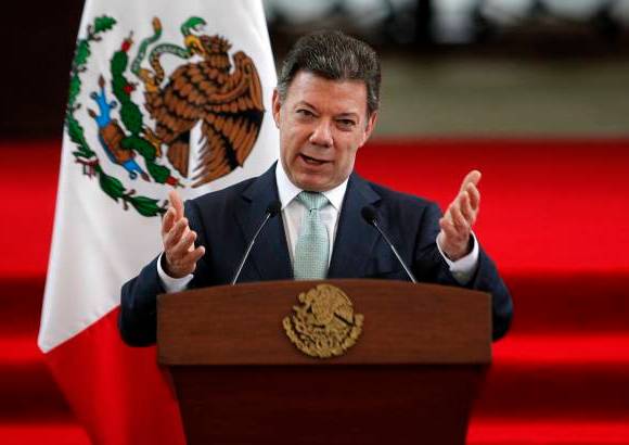 AP - El presidente Juan Manuel Santos informó que el nuevo tratado de extradición sustituye uno de 1928 y que permitirá a los dos gobiernos "ser más efectivos" en la lucha contra el crimen.