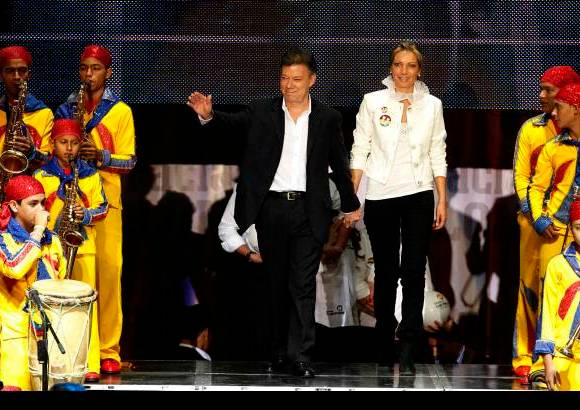 Reuters - Santos aseguró que desde el Gobierno "se trabajará de la mano con los países vecinos para desarrollar una agenda conjunta de cooperación e integración en todos los frentes".