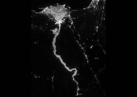 Nasa - Foto: Egipto, ciudades de El Cairo y Alejandr&#237;a, se ve parte del r&#237;o Nilo. Se trata de una composici&#243;n para la que se han utilizado im&#225;genes captadas por el sat&#233;lite ambiental con &#243;rbita polar Suomi NPP, un proyecto conjunto de la Nasa y de la Administraci&#243;n Nacional de Oc&#233;anos y Atm&#243;sfera de Estados Unidos.