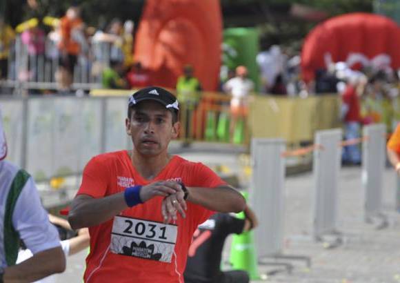 Esteban Jaramillo y Sebasti&#225;n Salazar - M&#225;s de 10 mil competidores se dieron cita en esta hist&#243;rica cita deportiva que se corr&#237;a en las modalidades de 5, 10, 21 y 42 kil&#243;metros.