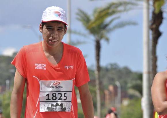 Esteban Jaramillo y Sebasti&#225;n Salazar - M&#225;s de 10 mil competidores se dieron cita en esta hist&#243;rica cita deportiva que se corr&#237;a en las modalidades de 5, 10, 21 y 42 kil&#243;metros.