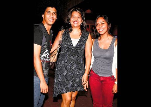 Fotos julio césar herrera - Juan Ceballos, María Usma y Manuela Rendón.