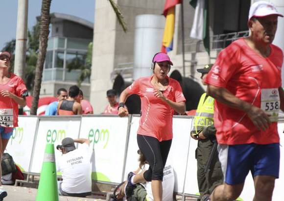 Esteban Jaramillo y Sebastián Salazar - Más de 10 mil competidores se dieron cita en esta histórica cita deportiva que se corría en las modalidades de 5, 10, 21 y 42 kilómetros.