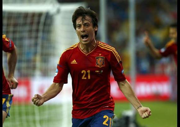 Reuters - David Silva abri&#243; la senda del triunfo de cabeza.