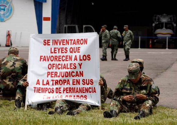 Reuters - El presidente de Ecuador, Rafael Correa, se&#241;al&#243; que ha habido un intento de golpe de Estado en el pa&#237;s, donde reina la incertidumbre debido a la crisis que estall&#243; despu&#233;s de que polic&#237;as y militares de tropa iniciaron una protesta.
