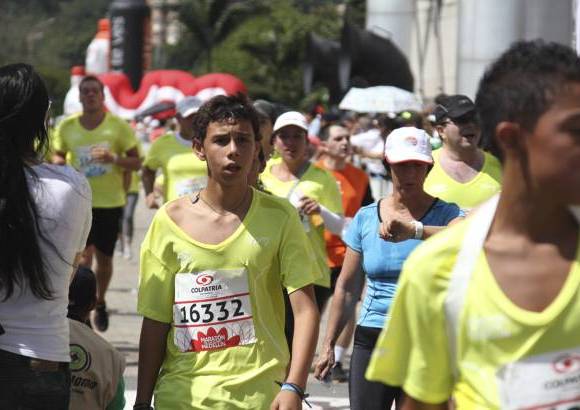 Esteban Jaramillo y Sebastián Salazar - Más de 10 mil competidores se dieron cita en esta histórica cita deportiva que se corría en las modalidades de 5, 10, 21 y 42 kilómetros.