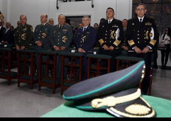 Colprensa - A la ceremonia religiosa asistió toda la cúpula militar, encabezada por el general Alejandro Navas.