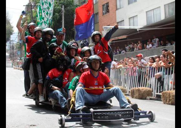 Hernán Vanegas - Los hinchas del Deportivo Independiente de Medellín y del Atlético Nacional se unieron para robarse las miradas de la multitud.