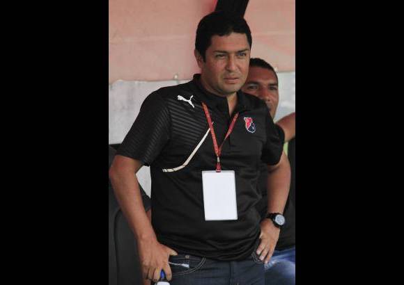 R&#243;binson S&#225;enz - El t&#233;cnico &#211;scar P&#233;rez a&#250;n no encuentra el funcionamiento ideal.