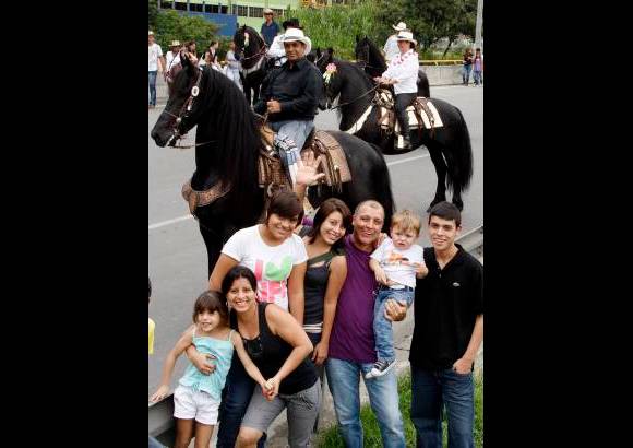 Jaime Pérez - El Desfile a Caballo comgregó a muchas familias antioqueñas.