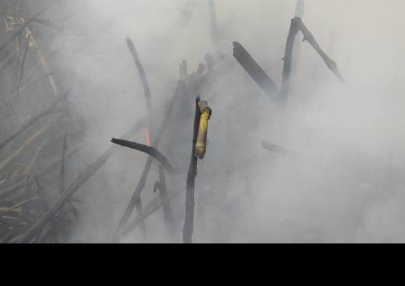 Santiago Olivares Tob&#243;n - La falta de hidrantes fue una de las dificultades que tuvieron que enfrentar los bomberos.