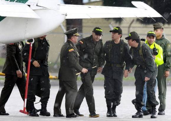 Ra&#250;l Palacios-Colprensa - El sargento Luis Alberto Erazo, secuestrado por la guerrilla de las Farc en diciembre de 1999 en Curillo, Caquet&#225;, por fin abraz&#243; nuevamente la libertad.
