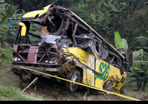 R&#243;binson S&#225;enz - El bus, con 16 ocupantes, hab&#237;a salido de la ciudad de Cali y ten&#237;a como destino Medell&#237;n.