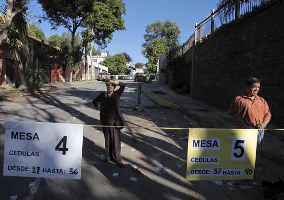 Foto AP - Hubo poca asistencia, pese a ser comicios clave por enfermedad de Chávez.
