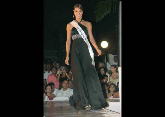 Colprensa - Natalia, Natalia Valenzuela, del Huila se convierte en la más opcionada, por su lindo rostro y estatura.