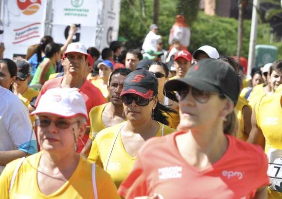 Esteban Jaramillo y Sebastián Salazar - Más de 10 mil competidores se dieron cita en esta histórica cita deportiva que se corría en las modalidades de 5, 10, 21 y 42 kilómetros