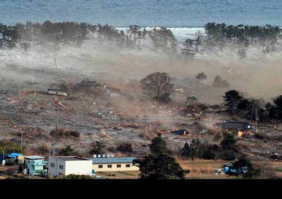 Reuters - Japón sufrió el peor terremoto en los últimos 140 años con una magnitud de 8.9 en la escala de Richter.