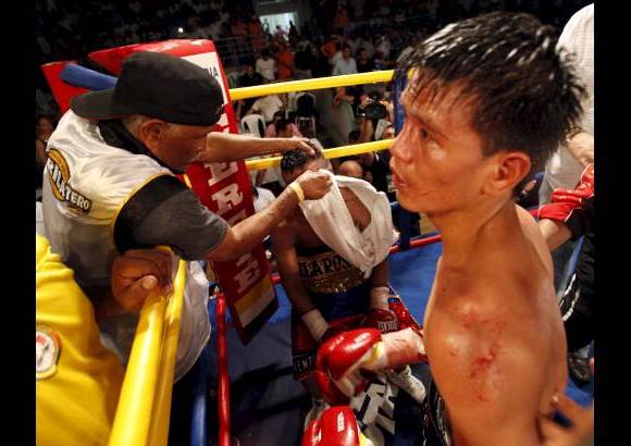 Manuel Saldarriaga - Al tiempo, Luis de la Rosa terminó atendido, y se le tomaron varios puntos de sutura.