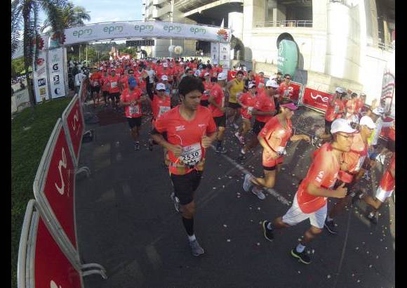 Esteban Jaramillo y Sebastián Salazar - Más de 10 mil competidores se dieron cita en esta histórica cita deportiva que se corría en las modalidades de 5, 10, 21 y 42 kilómetros.