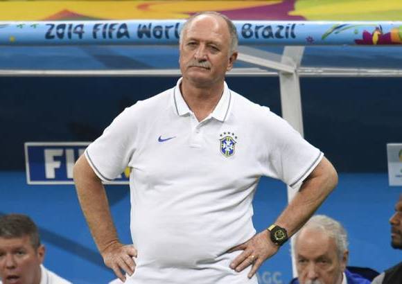AFP - Scolari, cuestionado por sus malas decisiones.