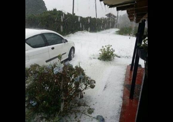 Foto: Weimar Rold&#225;n - Carlos Alberto Gil, director del Dagrd, indic&#243; que no se presentaron lesionados en esta granizada que se origin&#243; a las 3:00 de la tarde en el Oriente y que alcanz&#243; a llegar hasta algunos barrios en Medell&#237;n.