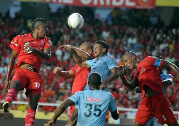 Colprensa - América no levanta cabeza y sigue en el sótano. Perdió con Atlético Junior como local 1-0.