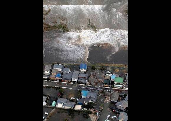 Reuters - El sismo ocurrió a una profundidad de 10 kilómetros, a unos 125 kilómetros de la costa oriental, indicó el Servicio Geológico de Estados Unidos.