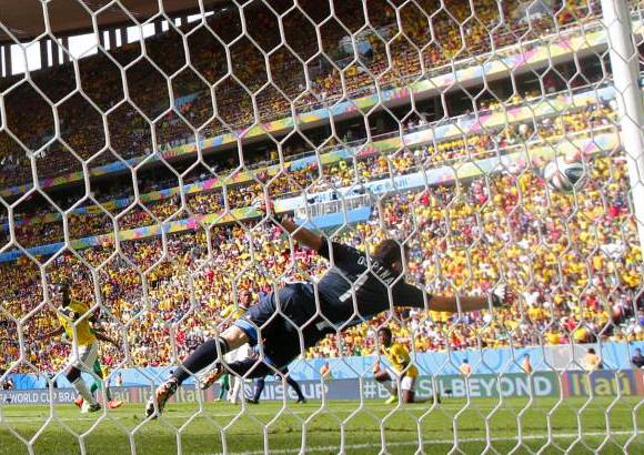 AP - Los africanos reaccionaron y llegaron al descuento, luego de una gran maniobra individual de Gervinho, quien dej&#243; a varios colombianos en el camino y dentro del &#225;rea remat&#243; para dejar sin opciones a David Ospina.
