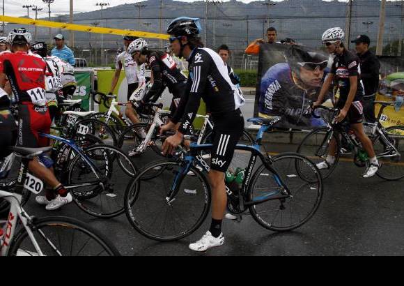 Manuel Saldarriaga - Rigoberto Urán, medalla de plata en la ruta de los Juegos Olímpicos de Londres 2012, también se subió a su bicicleta para aportar y se gozó la etapa.
