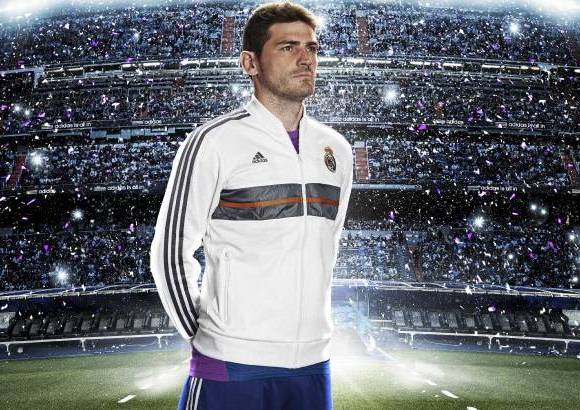 COLPRENSA - Real Madrid firmó un acuerdo de patrocinio con la aerolínea Emirates para los próximos cinco años, tiempo en el que el conjunto blanco lucirá en su camiseta publicidad de la compañía asiática.