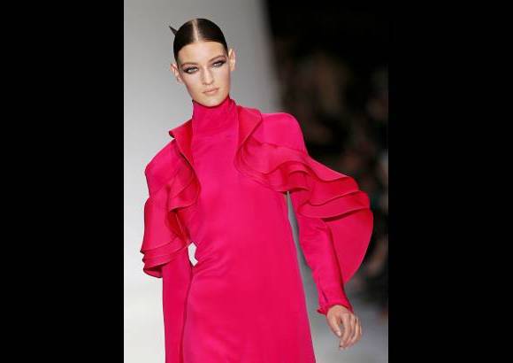 Foto Reuters - La compa&#241;&#237;a de art&#237;culos de lujo Gucci present&#243; su nueva colecci&#243;n, en la Semana de la Moda de Mil&#225;n, Italia. Una propuesta con colores fuertes, vibrantes y energ&#233;ticos.