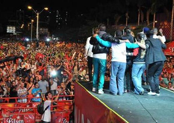 Olegario Martínez - El alcalde Anibal Gaviria se sumó a la fiesta y ante el público cantó varias frases de la canción. Así fue la apertura a la celebración que se extenderá por una semana con eventos en toda la ciudad.