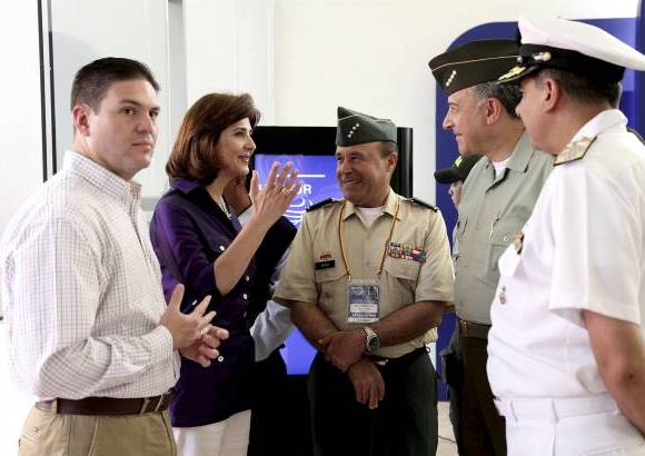 Cortes&#237;a - Las autoridades colombianas son anfitrionas de sus colegas de Unasur.