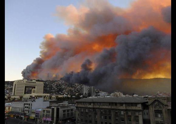 Reuters - Aproximadamente 500 casas resultaron completamente destruidas.