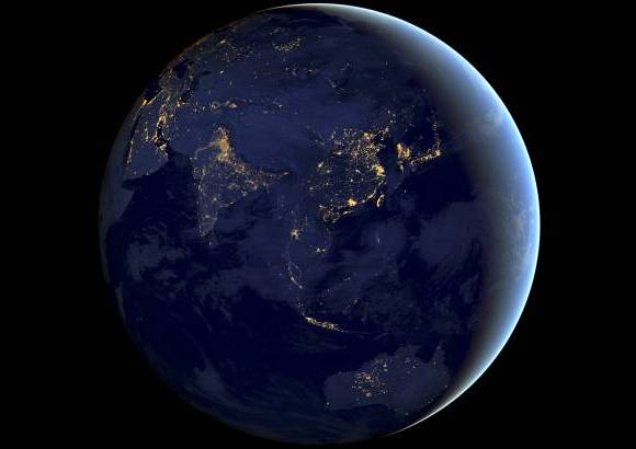 Nasa - Foto: continentes de Asia y Ocean&#237;a. La visi&#243;n diurna y nocturna de la Tierra es fundamental para la ciencia seg&#250;n indic&#243; Steve Miller, investigador sobre fen&#243;menos atmosf&#233;ricos de la Universidad Estatal de Colorado para NOAA.