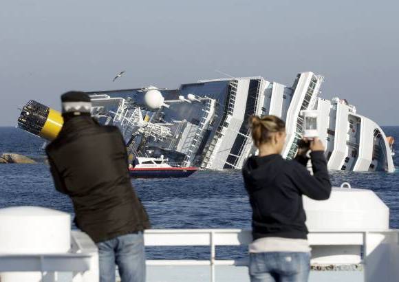 Reuters - La nave efectuaba un crucero por el Mediterr&#225;neo., que sali&#243; del puerto de Civitavecchia (centro) con destino Savona (norte) para iniciar el viaje con escalas en Palermo (Sicilia), Cagliari (Cerde&#241;a), Palma de Mallorca (Espa&#241;a), Barcelona (Espa&#241;a), Marsella (Francia) y regreso a Savona.